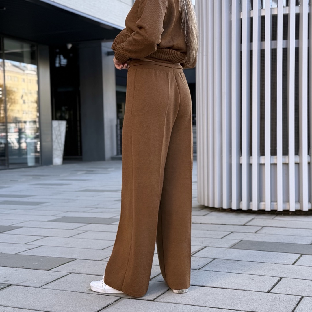 Прямі брюки з мериносової вовни у кольорі Кемел camel_merino_pants_half_side