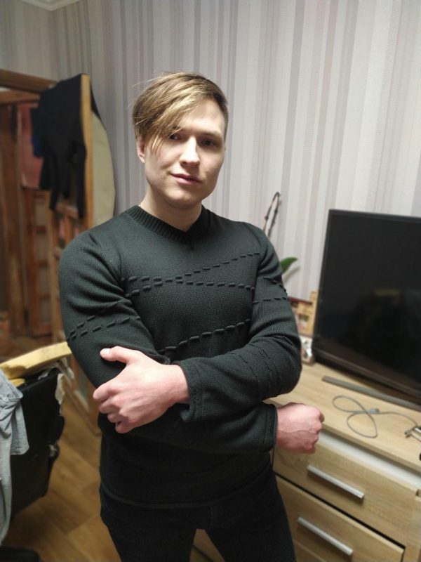 Фотовідгуки покупців LikeOn: чоловічий светр з мериносу з декором