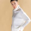 Гольф вільної посадки з коміром turtleneck із вовни мериноса Білого кольору