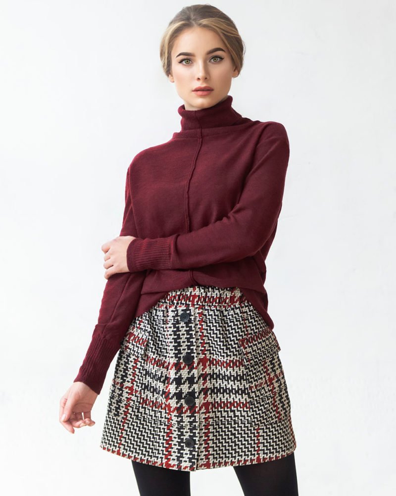 Гольф вільного крою з коміром turtleneck, бордо-меланж