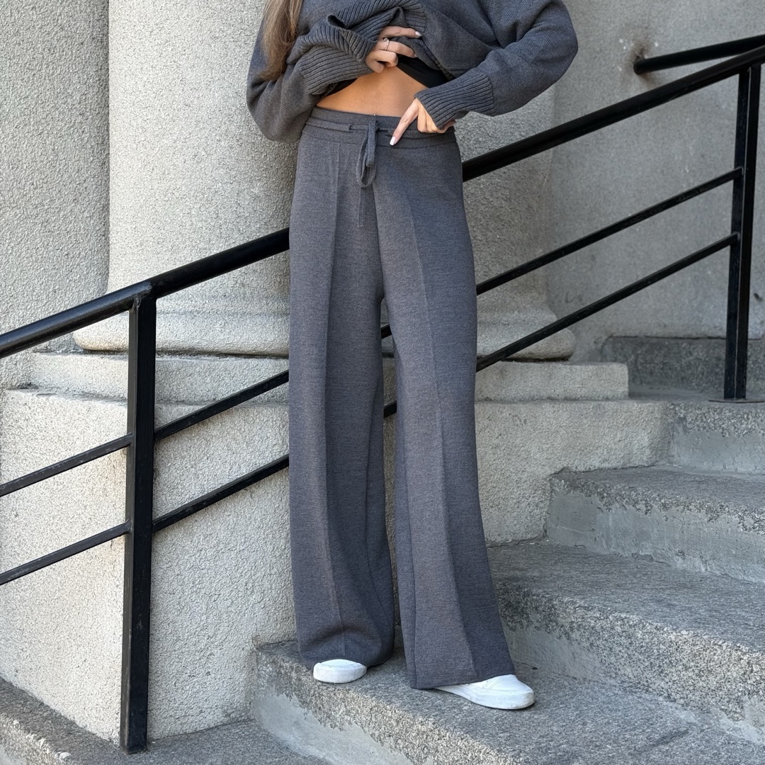 Прямі брюки з мериносової вовни у кольорі Сірий графіт grey_gafit_merino_pants_front