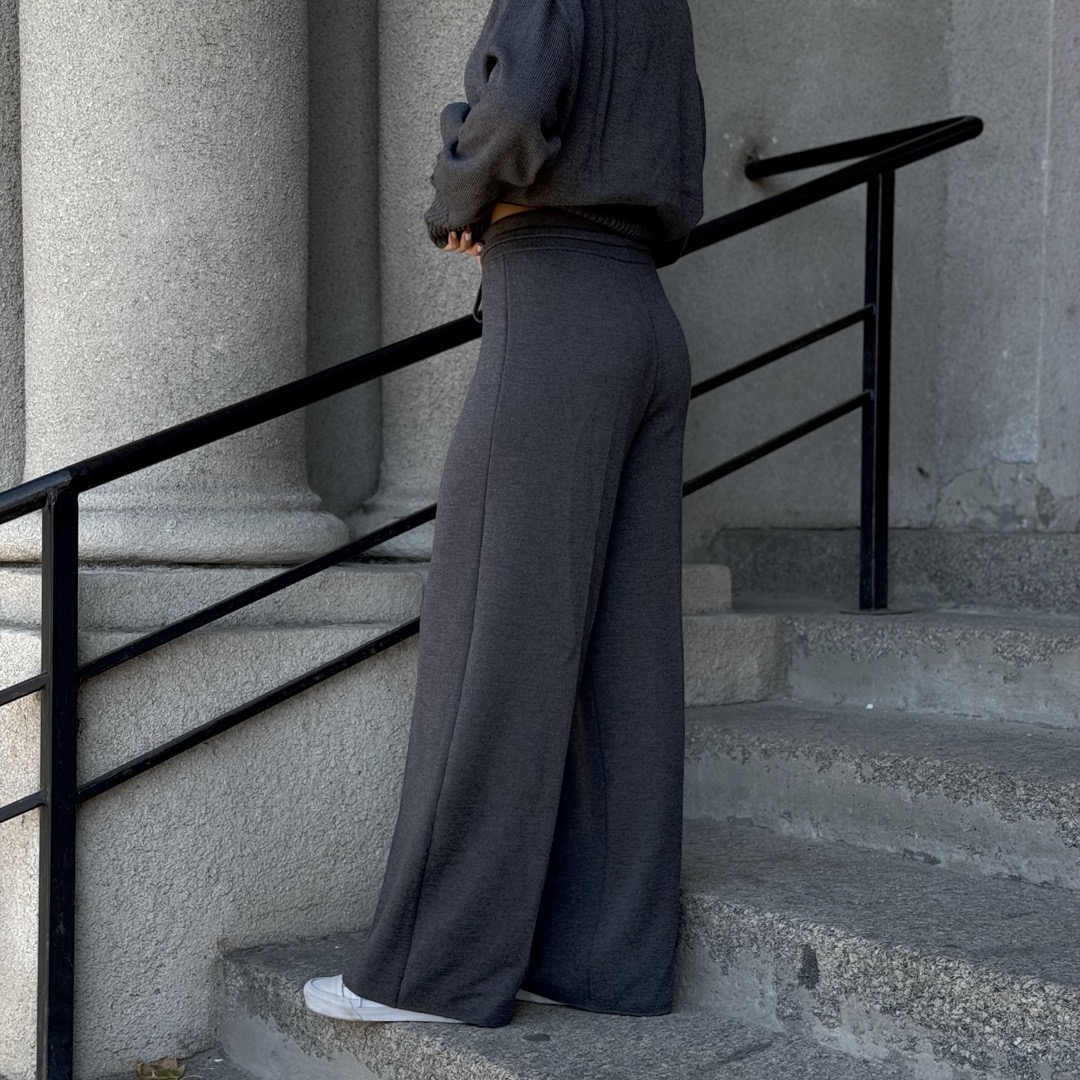 Прямі брюки з мериносової вовни у кольорі Сірий графіт grey_gafit_merino_pants_side