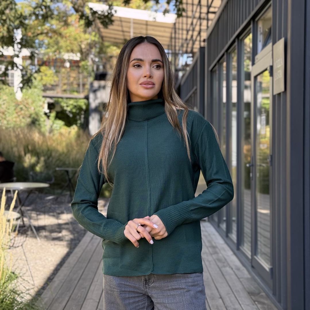 Гольф вільної посадки з коміром turtleneck із вовни мериноса Зеленого кольору merino_golf_oversize_green_alt