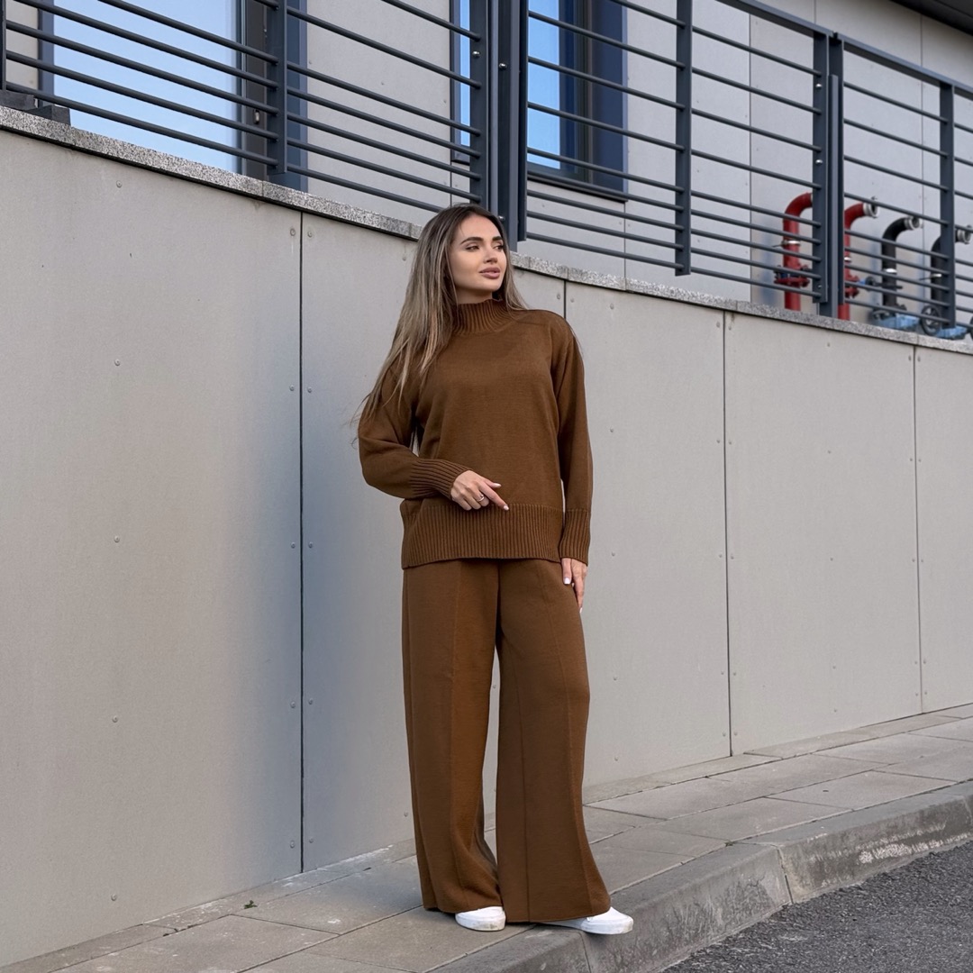 merino_svetr_stoyka_camel_front