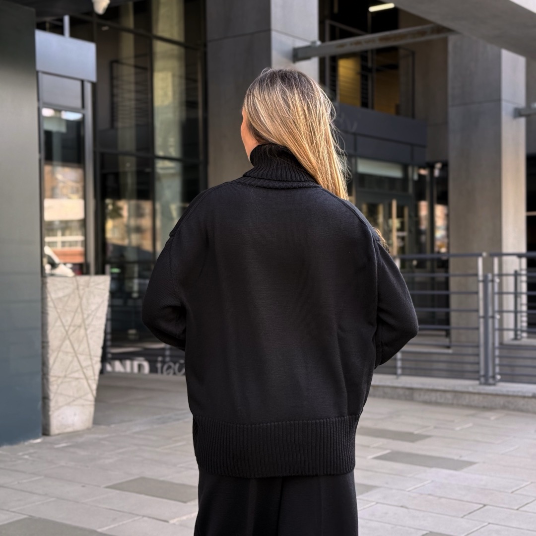 Светр вільної посадки Oversize з мериносу Чорного кольору від LikeOn oversize_merino_black_back