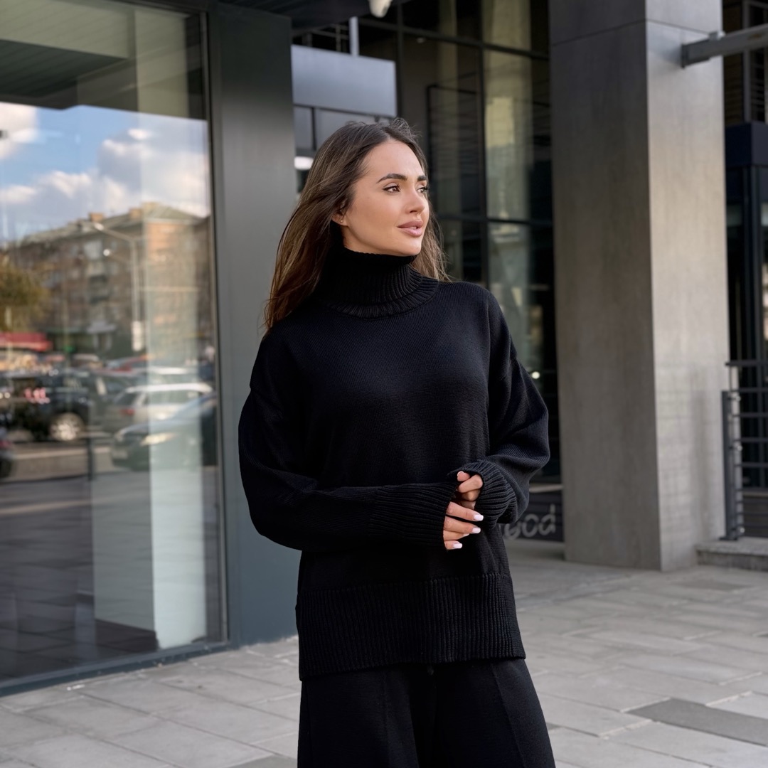 Светр вільної посадки Oversize з мериносу Чорного кольору від LikeOn oversize_merino_black_haf_side