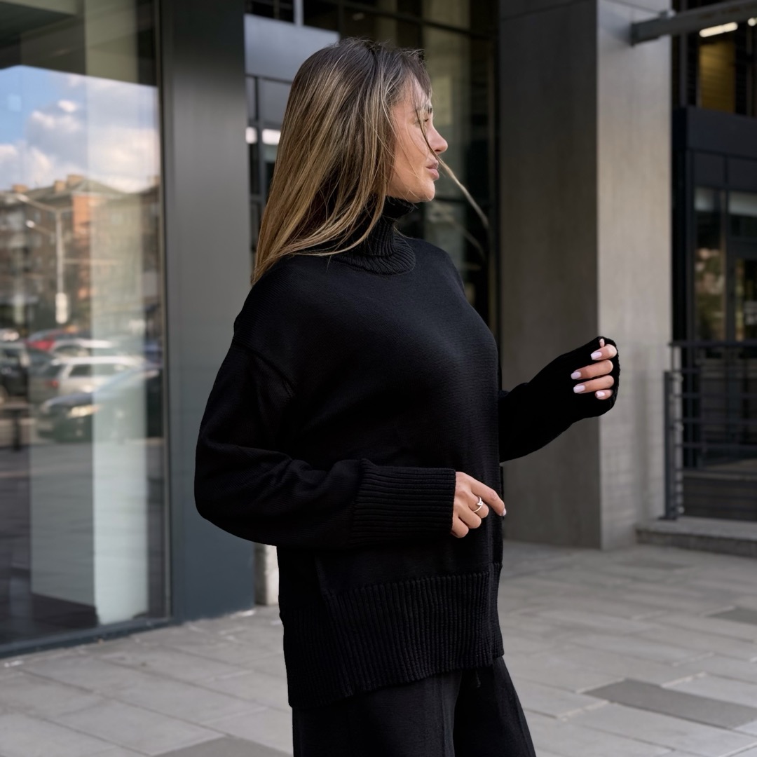 Светр вільної посадки Oversize з мериносу Чорного кольору від LikeOn oversize_merino_black_side