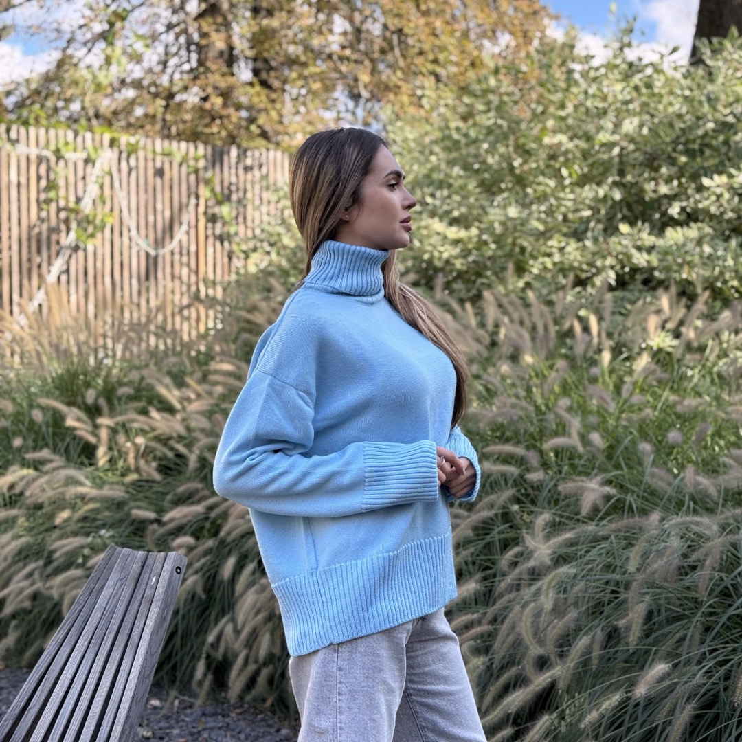 Светр вільної посадки Oversize з мериносу Блакитного кольору від LikeOn oversize_merino_blue_side