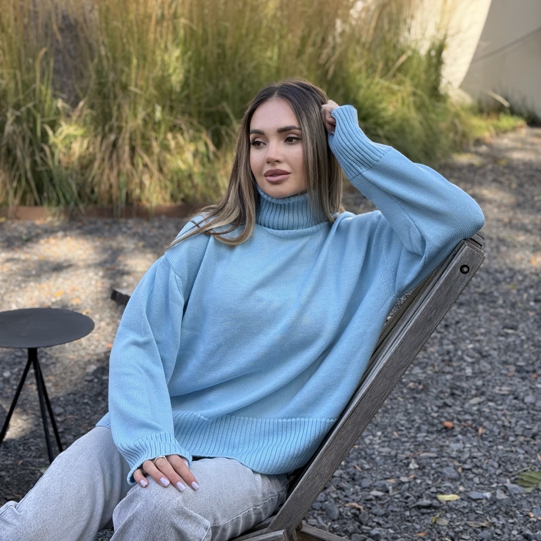 oversize_merino_blue_sit1
