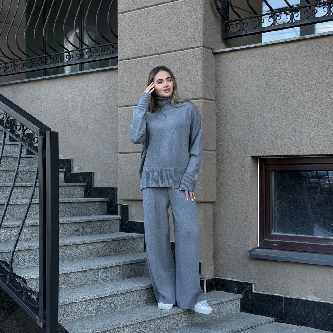 Светр вільної посадки Oversize з мериносу у кольорі Сталь від LikeOn oversize_merino_steel_stand
