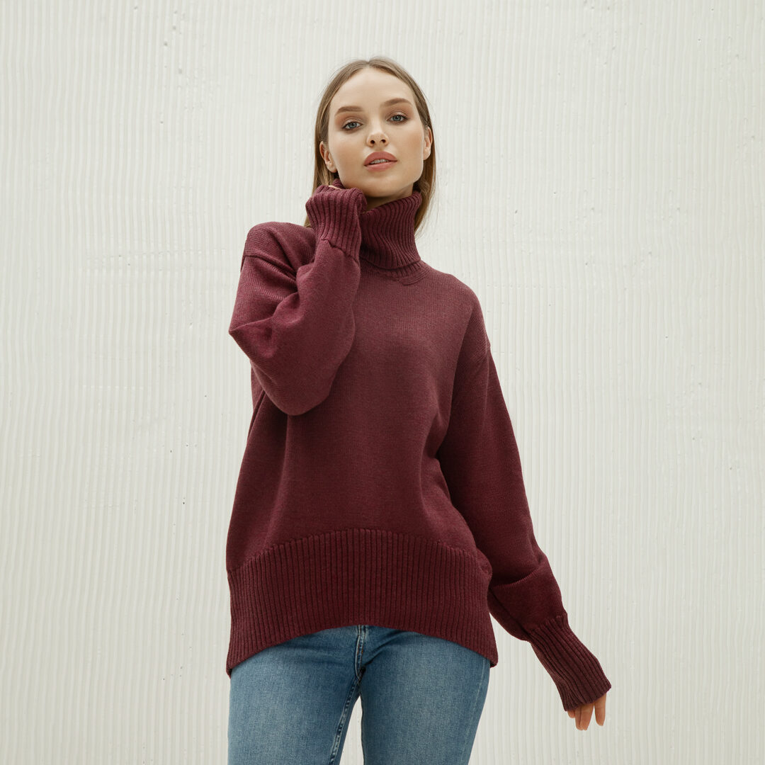 Светр заокруглений вільної посадки Oversize з мериносу в кольорі Бордовий меланж від LikeOn Заокруглений светр вільного крою Oversize з мериносу у кольорі бордовий меланж від LikeOn — ракурс 3