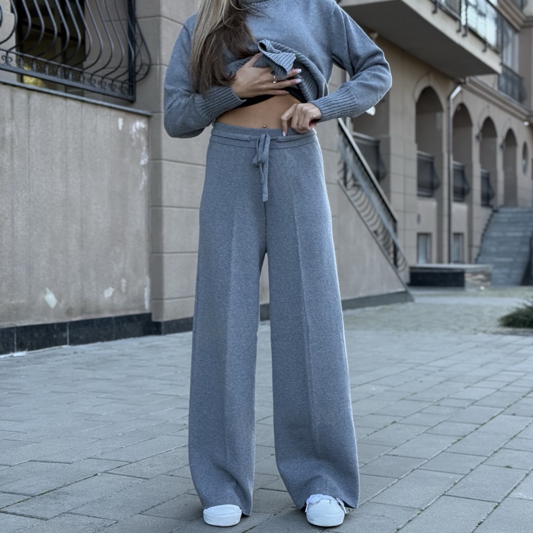 Прямі брюки з мериносової вовни у кольорі Сталь steel_merino_pants_front_alt